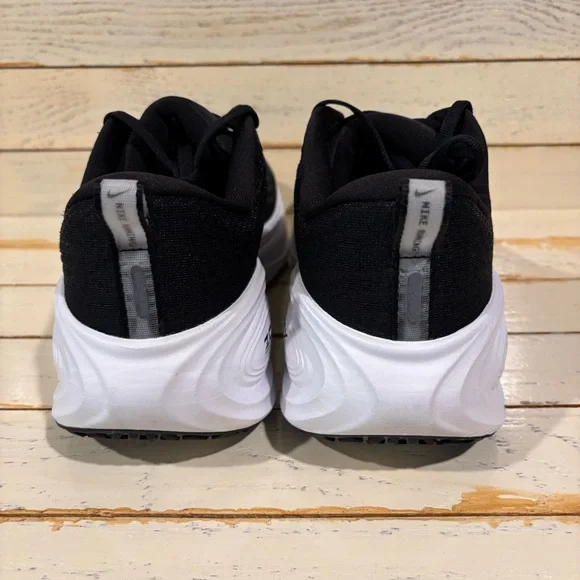 Nike Women's Black and White Athletic Shoes. Vomero Plus - Picture 5 of 12